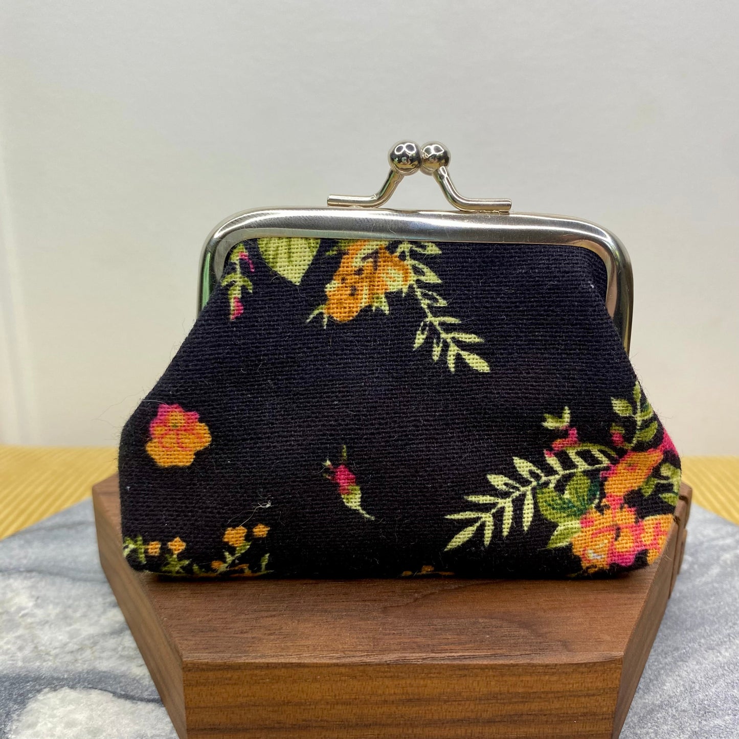 Clamshell Coin Purse Wallet (Medium) - Floral