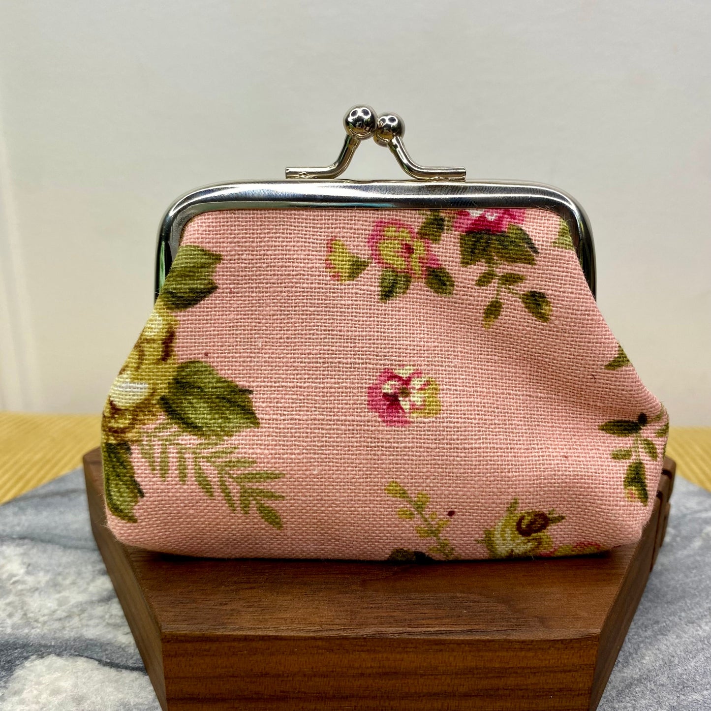Clamshell Coin Purse Wallet (Medium) - Floral