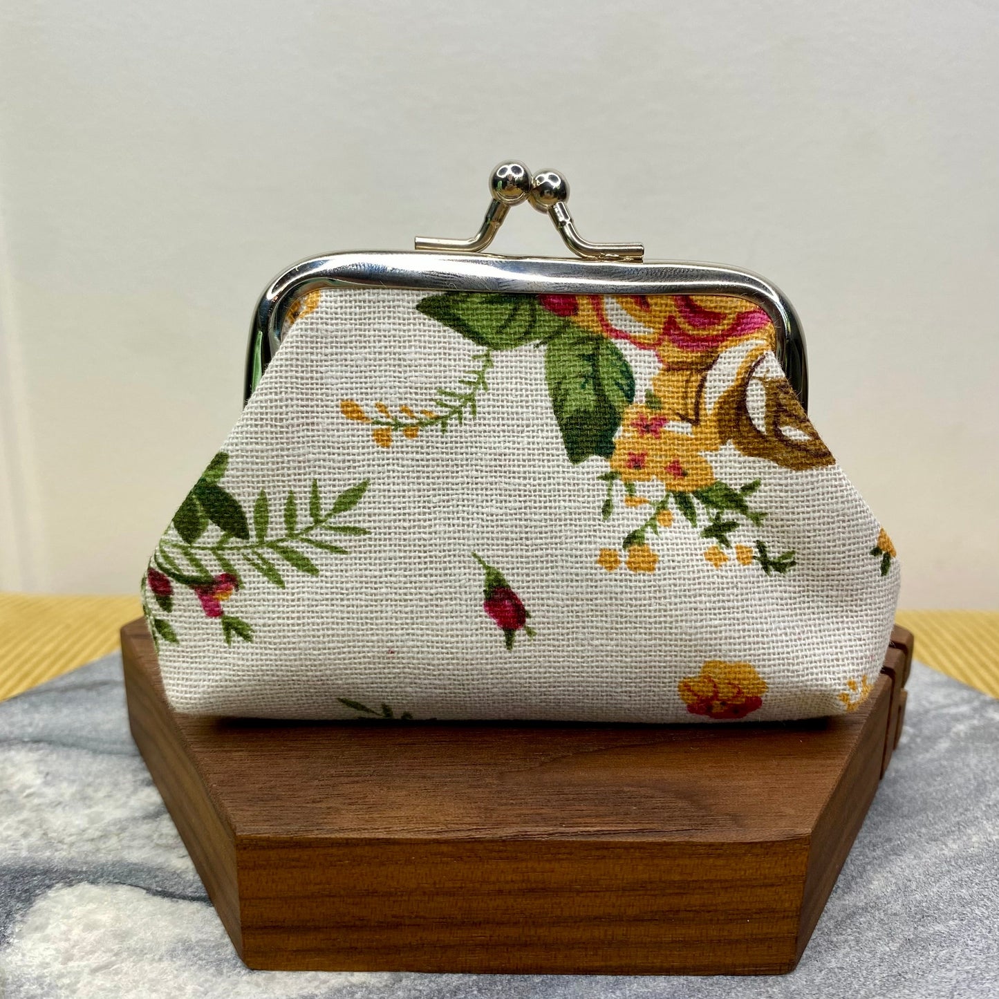 Clamshell Coin Purse Wallet (Medium) - Floral