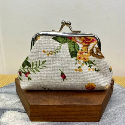 Clamshell Coin Purse Wallet (Medium) - Floral