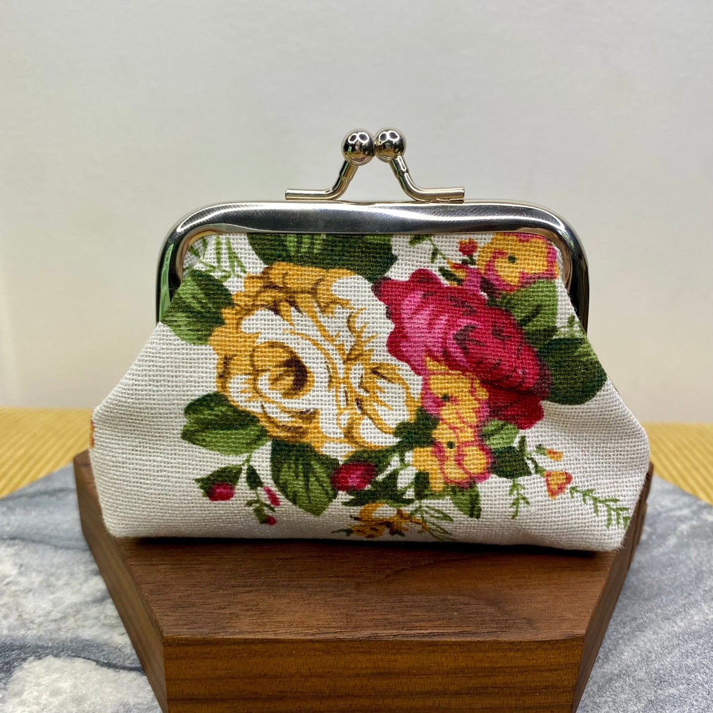 Clamshell Coin Purse Wallet (Medium) - Floral