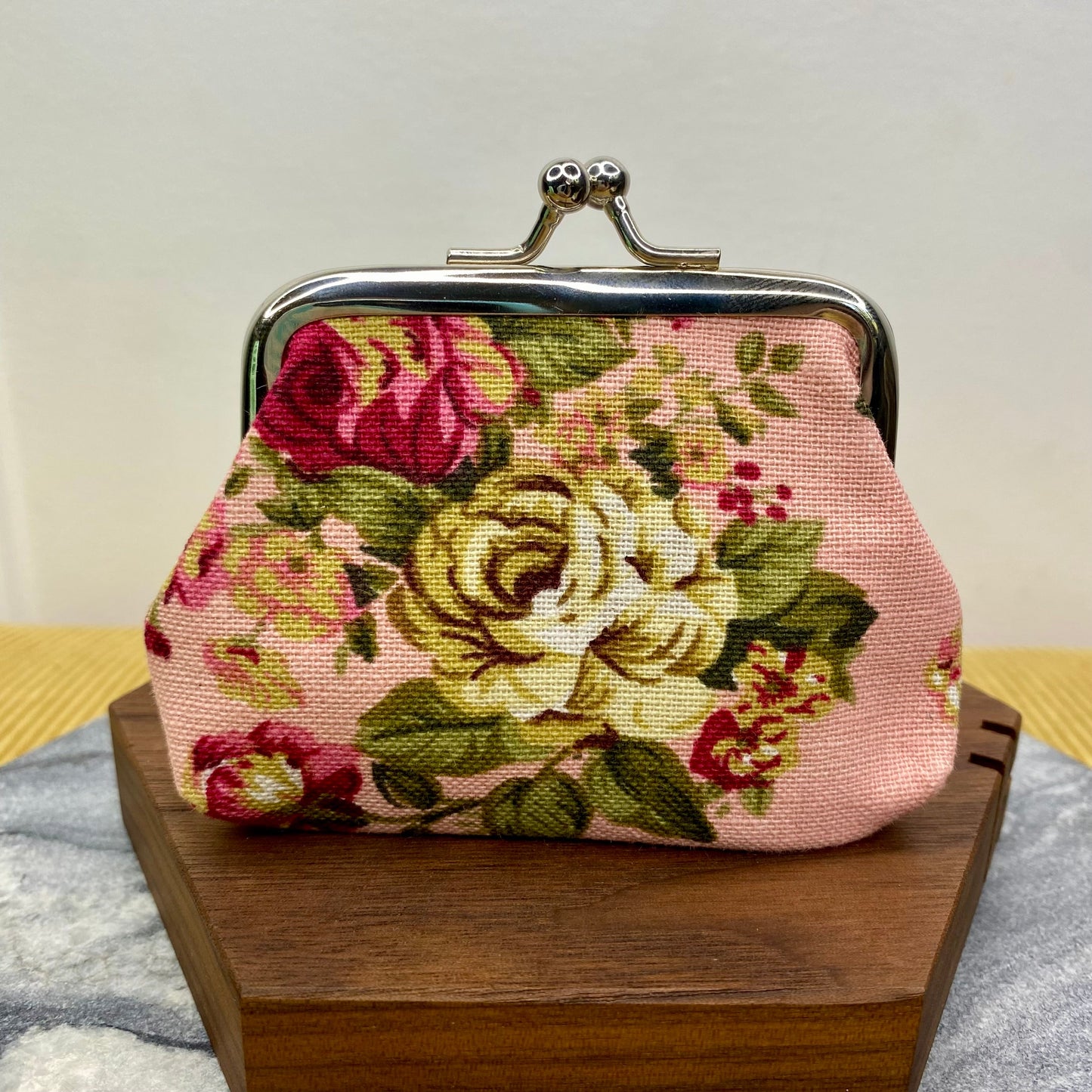 Clamshell Coin Purse Wallet (Medium) - Floral