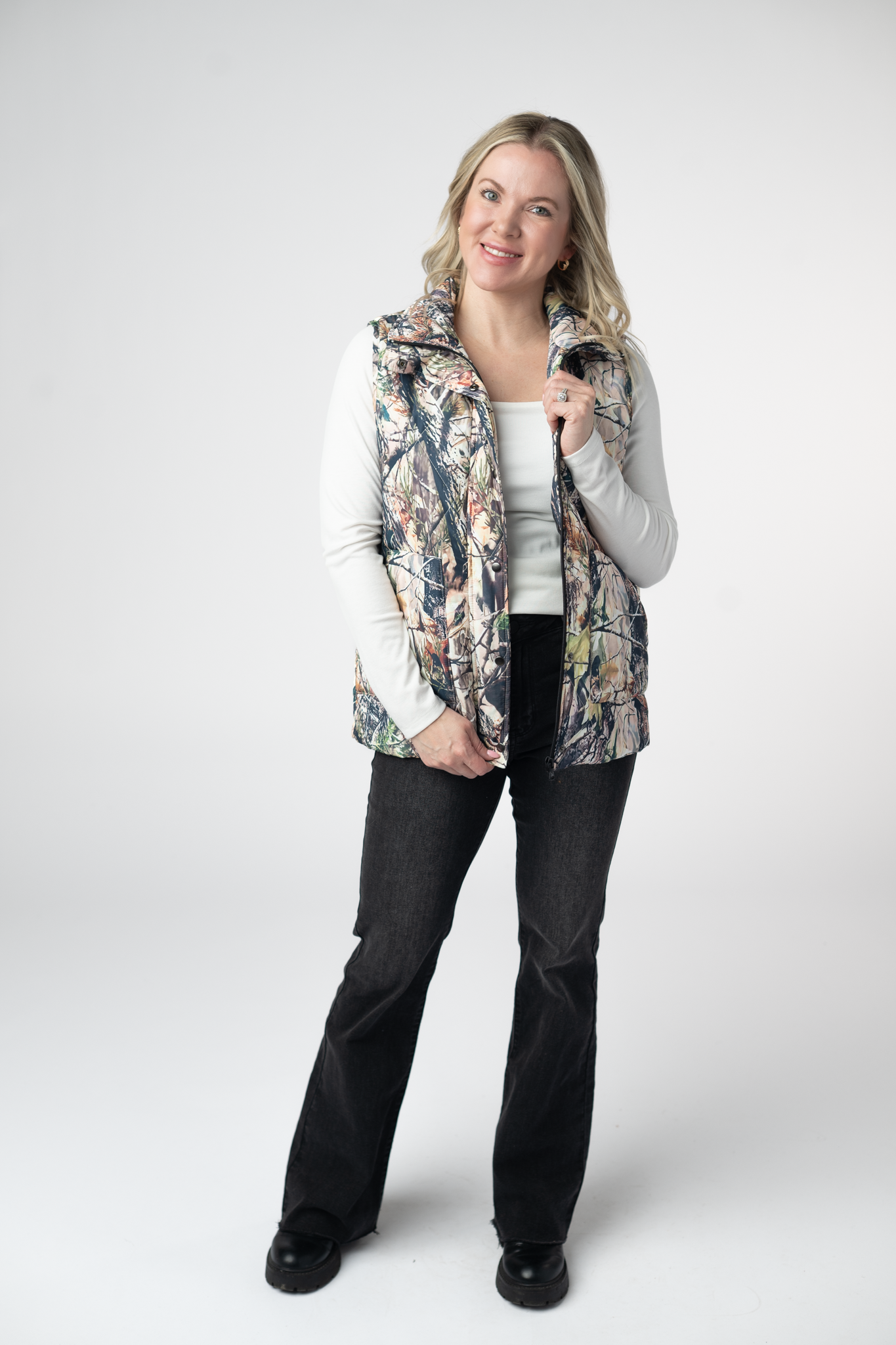 Remy Zip Up Vest - Dark Camo