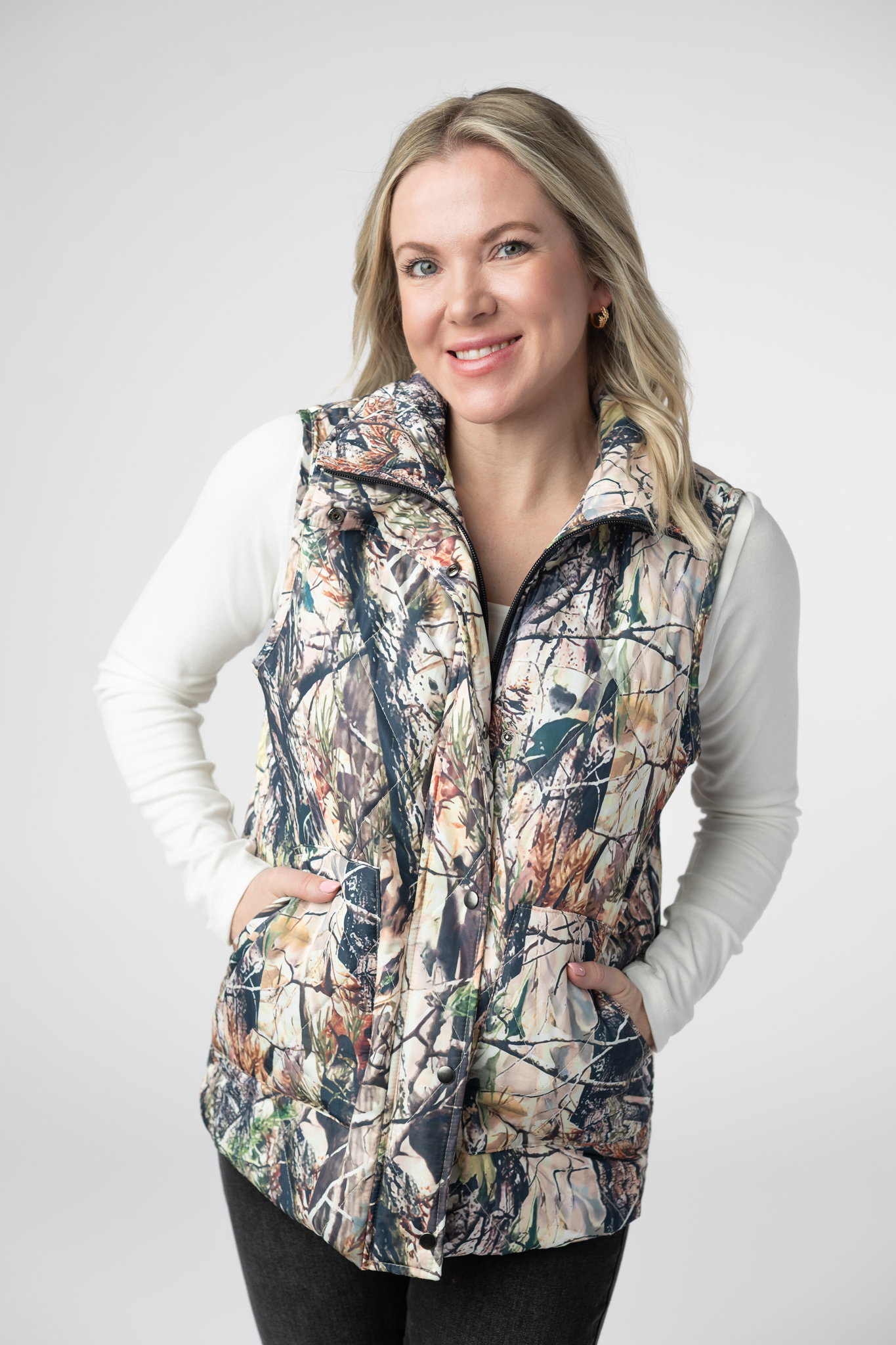 Remy Zip Up Vest - Dark Camo