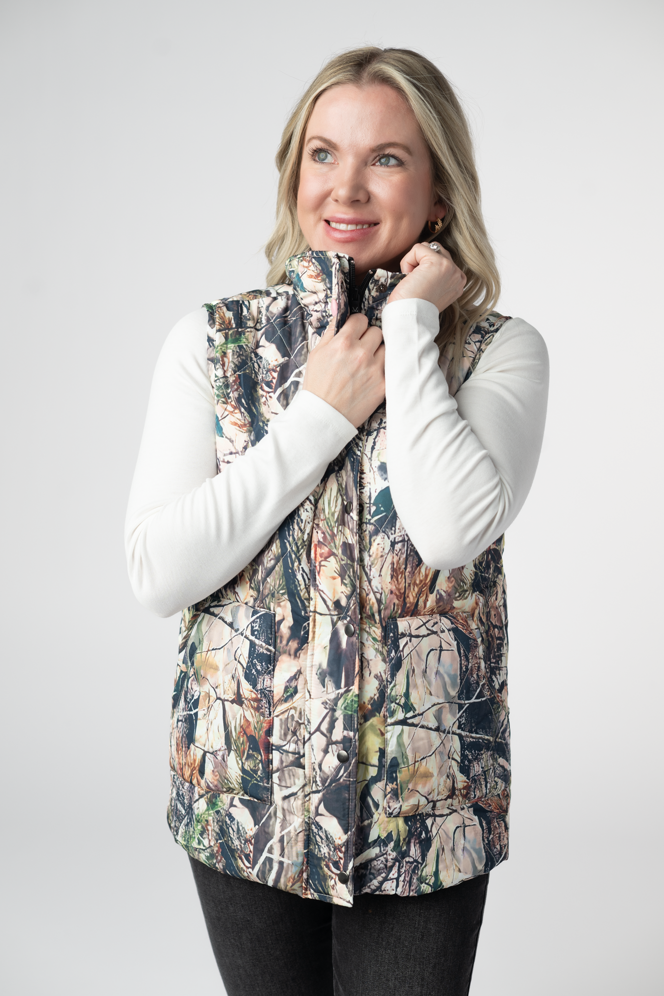 Remy Zip Up Vest - Dark Camo