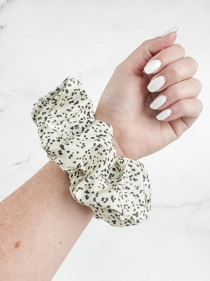 Dashed Duo Scrunchie FINAL SALE