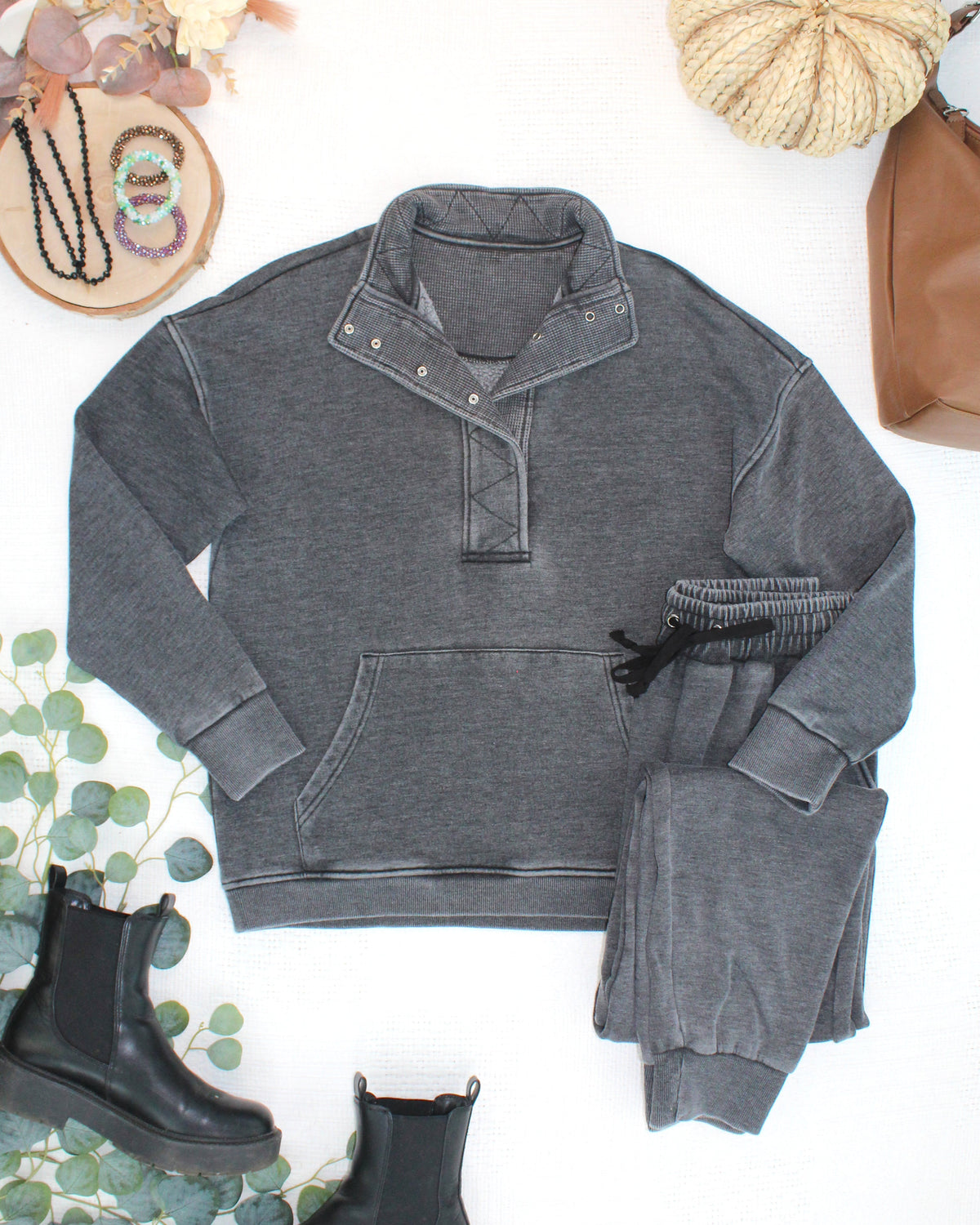 Jesse Vintage Wash Snap Pullover - Black